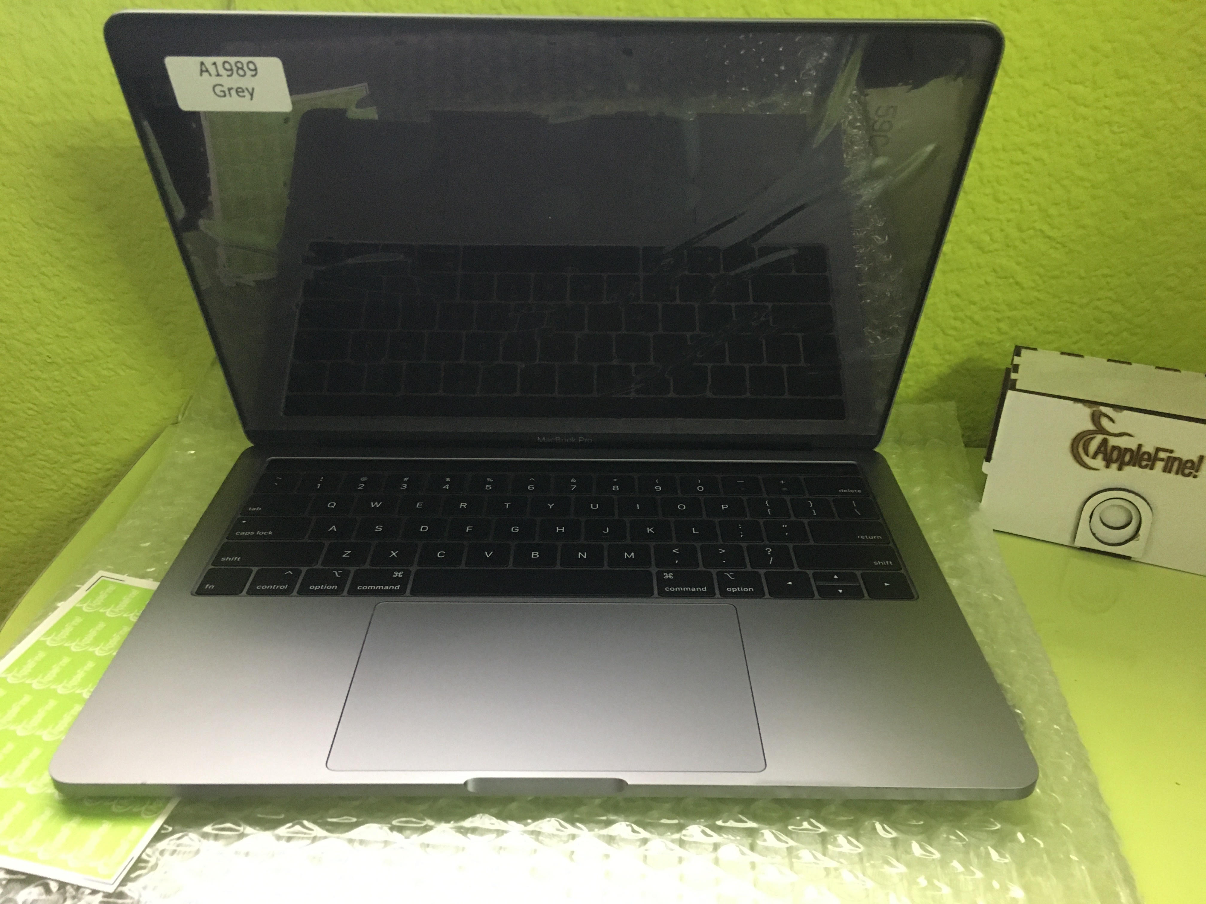 новый экран MacBook Pro A1989 